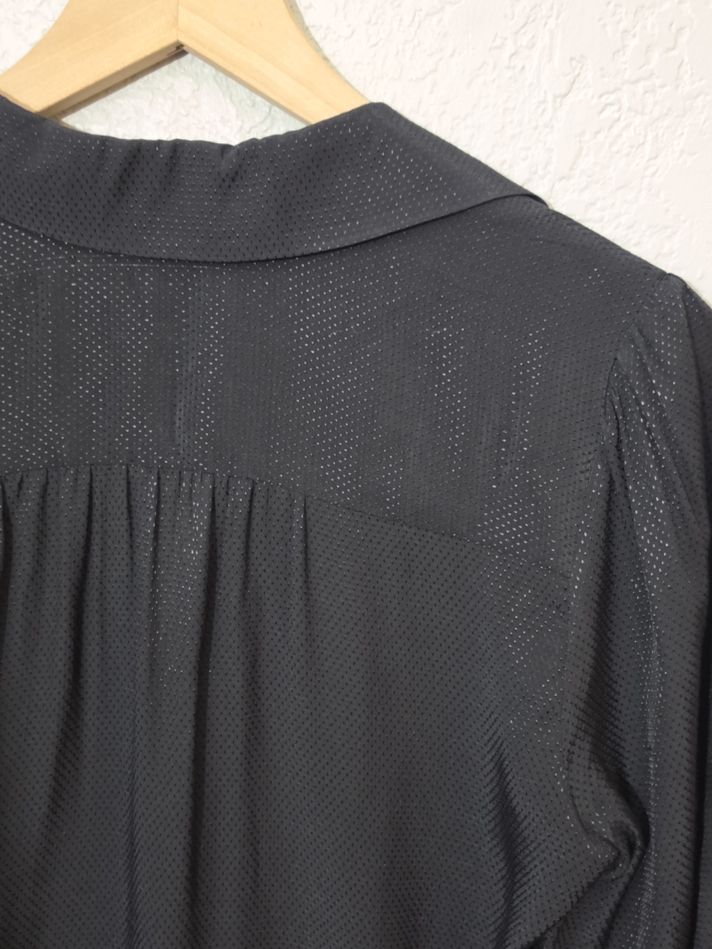 PAIGE Camu Jacquard Button Up Shirt Black Sleek Classic Womens Size 2 - Picture 8 of 9